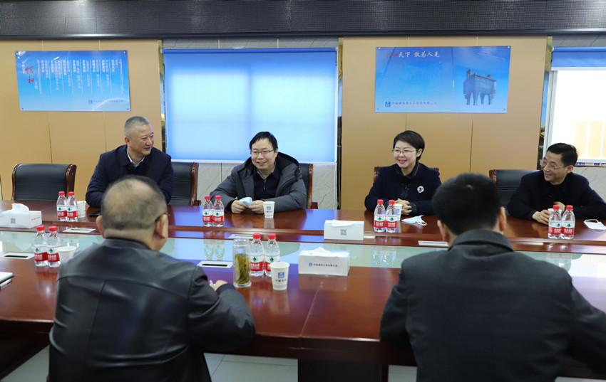 慰問桐城國軒新能源有限公司董事長江平.jpg