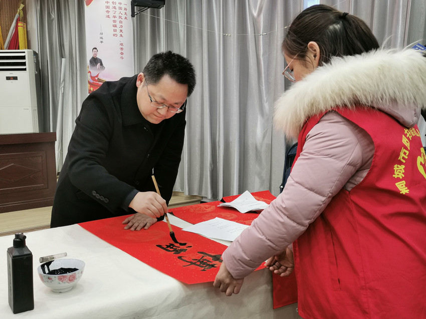 寫春聯現場2(1).jpg