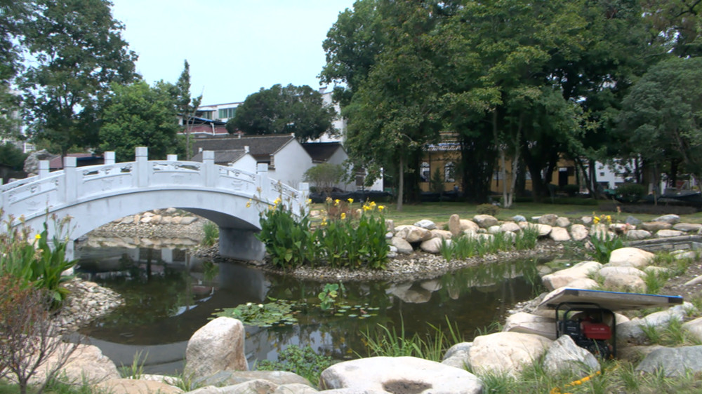圖為整治后的校園一角。.jpg