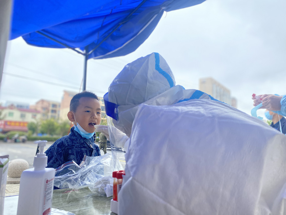 圖為核酸檢測現場(1).jpg