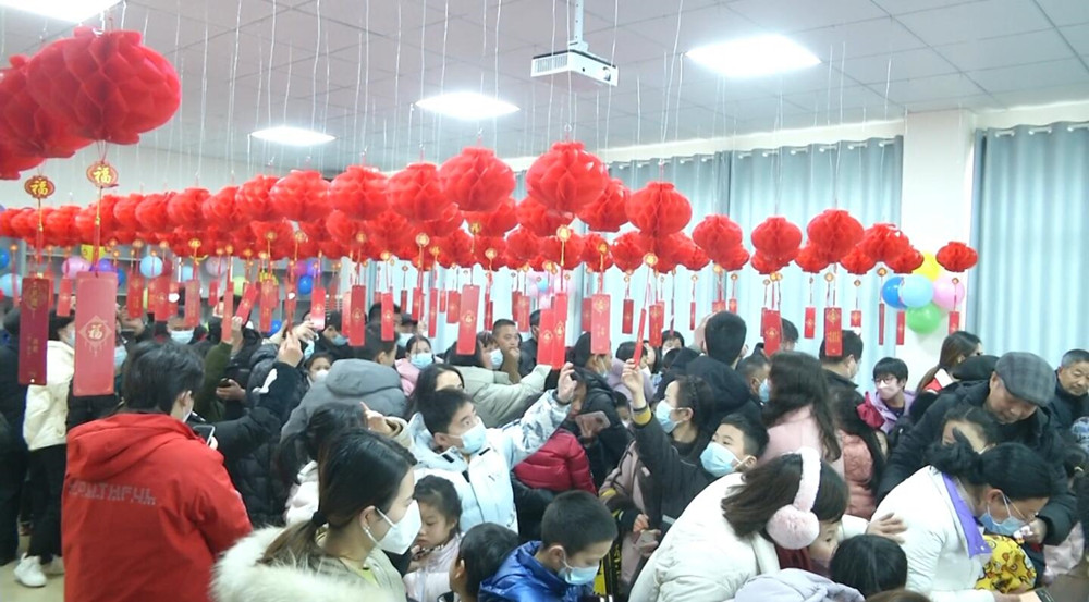 圖為猜燈謎現場6.jpg