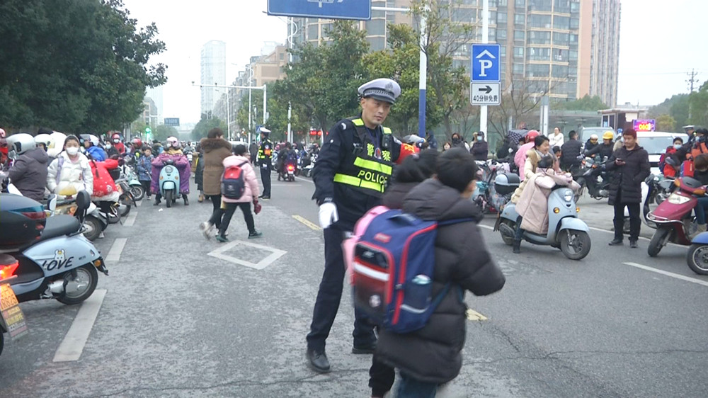 交警護學崗7 (1).jpg