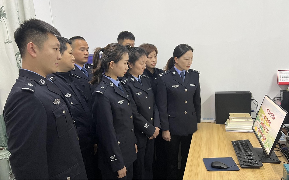 桐城法院開展網上祭英烈文明祭掃活動 (3).jpg