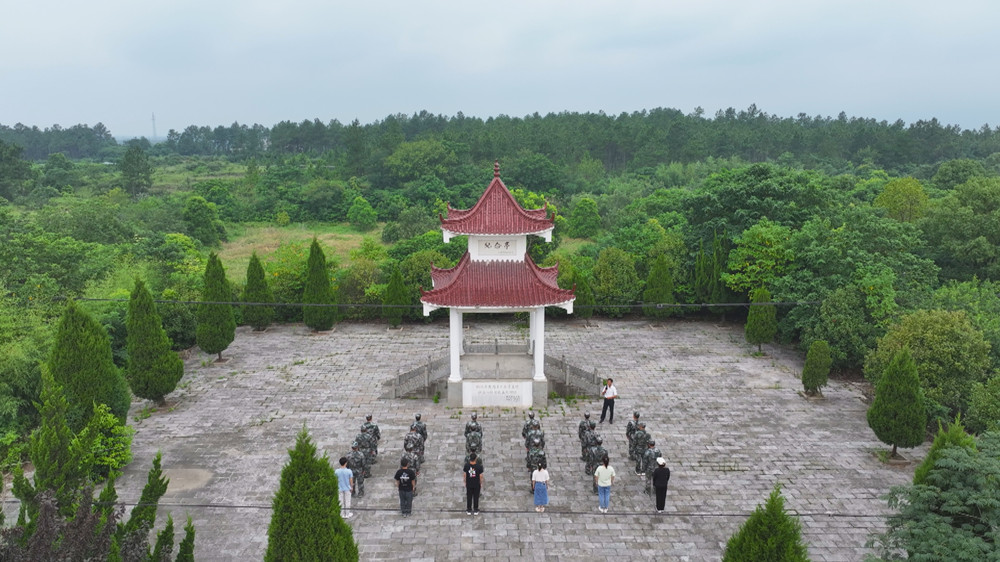 圖為緬懷活動(dòng)現(xiàn)場(chǎng).jpg