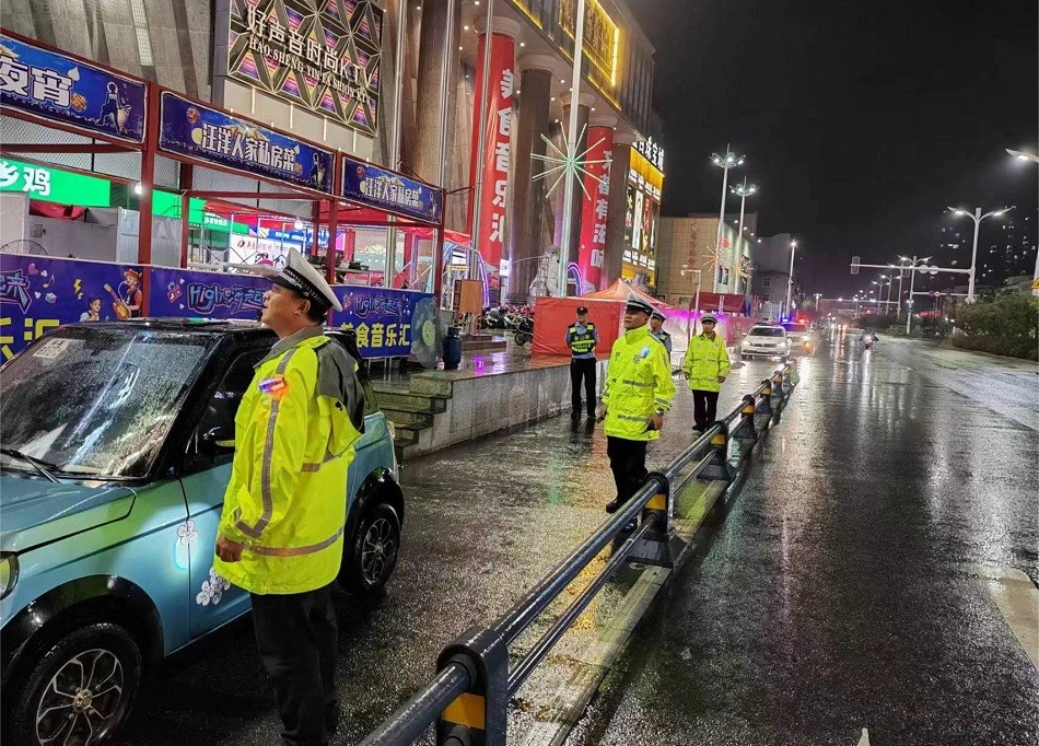 夜間守護.jpg