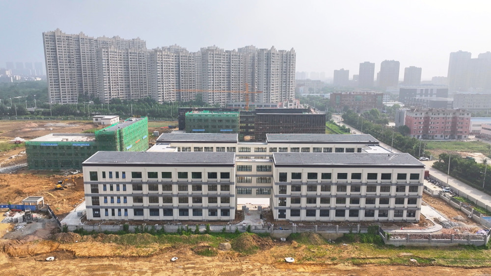 圖為桐城經(jīng)開區(qū)實驗學校項目建設現(xiàn)場1.jpg