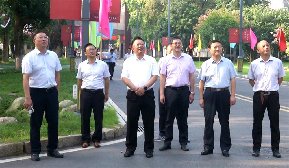 13章書記教師節慰問1（桐中）.jpg