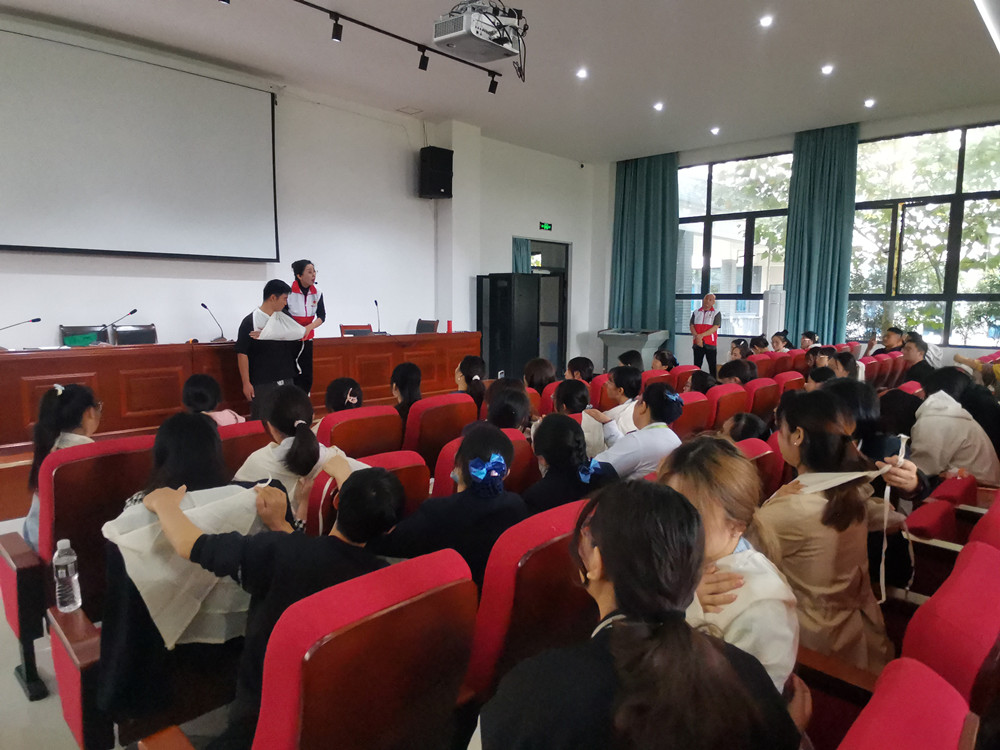 應急救護培訓走進桐城師專3.jpg