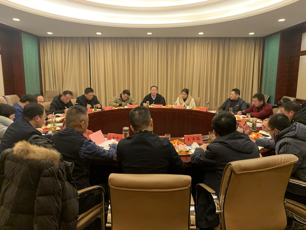第九期“與企同行”夜話會舉行1.jpg