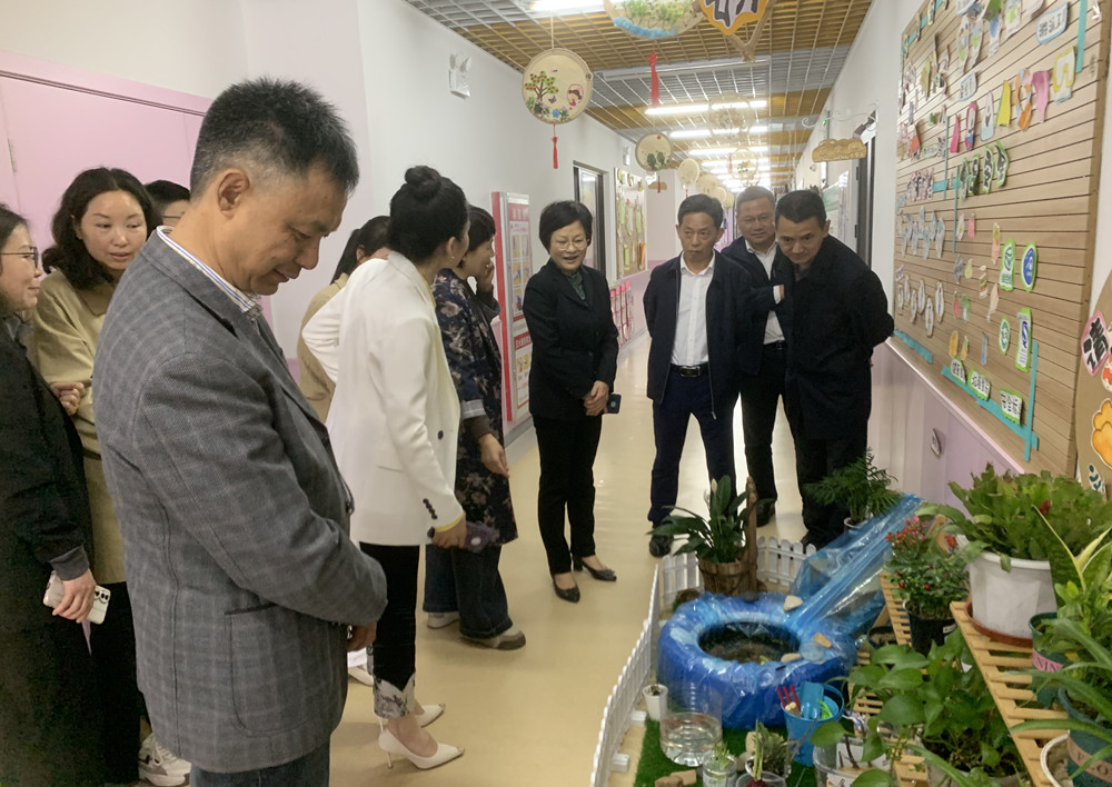市人大常委會開展全市全市學前教育發展情況專題調研1.jpg