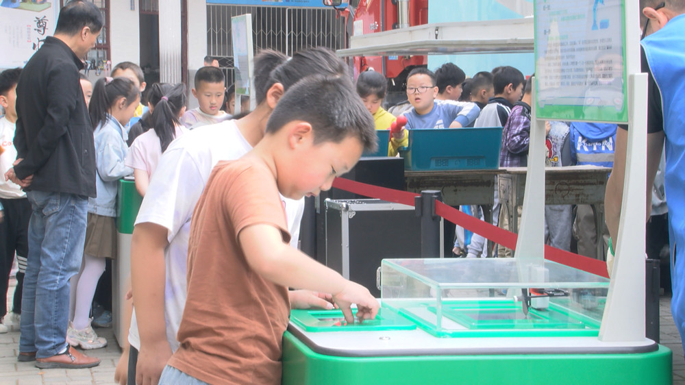 科普進(jìn)校園(1).jpg