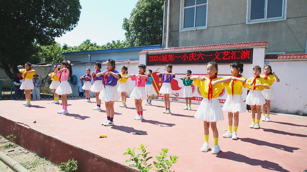圖為文藝演出現場3.jpg