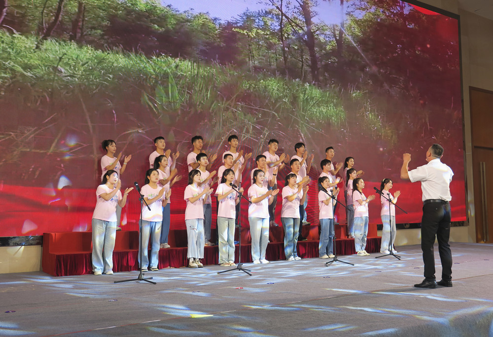 6合唱《我們都是追夢(mèng)人.jpg