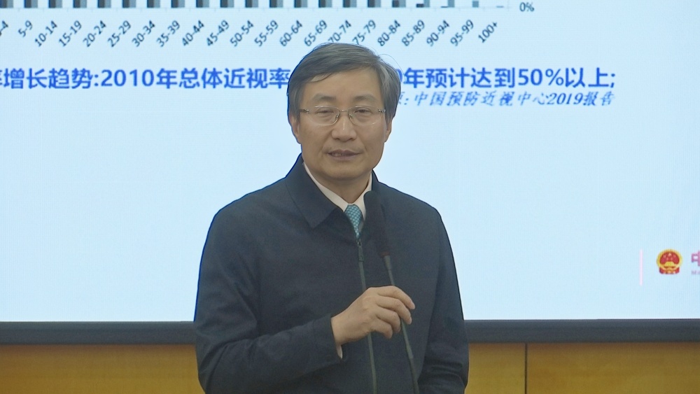 桐城中學杰出校友魏文斌回母校作專題講座2.jpg