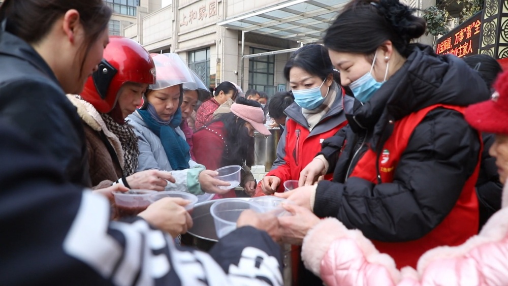 安徽桐城：濃情臘八節 粥香暖鄰里（桐城臺[00_01_31][20250107-092331].jpg