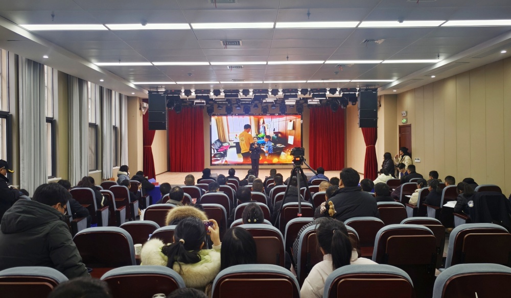 0108圖為演講比賽現場2.jpg