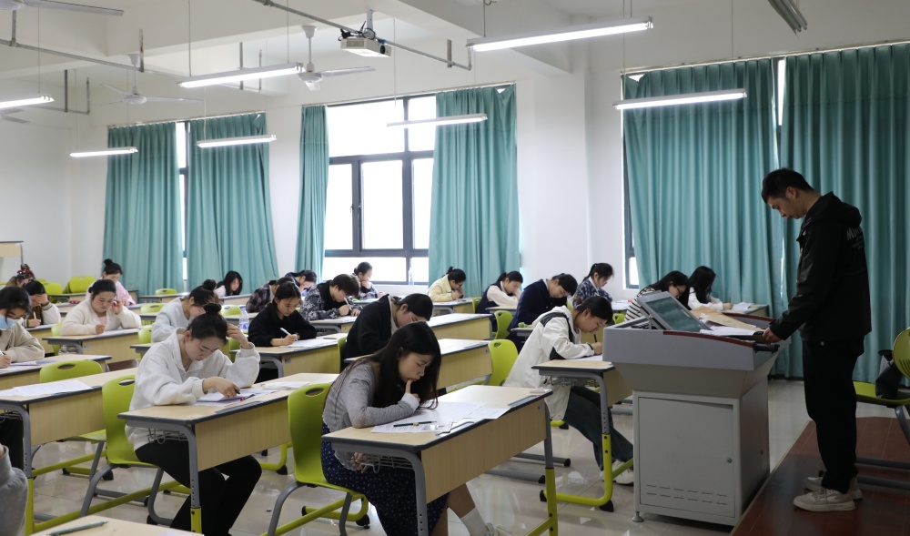圖為考試現場(1).JPG