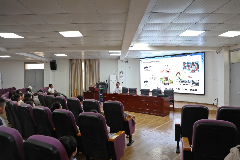 0605圖為進校園科普.JPG